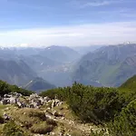 בית נופש In With Swimming Pool