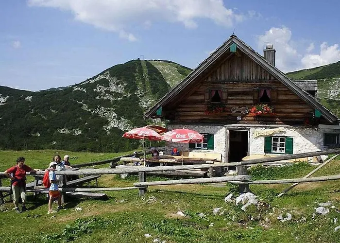 In With Swimming Pool Hébergement de vacances